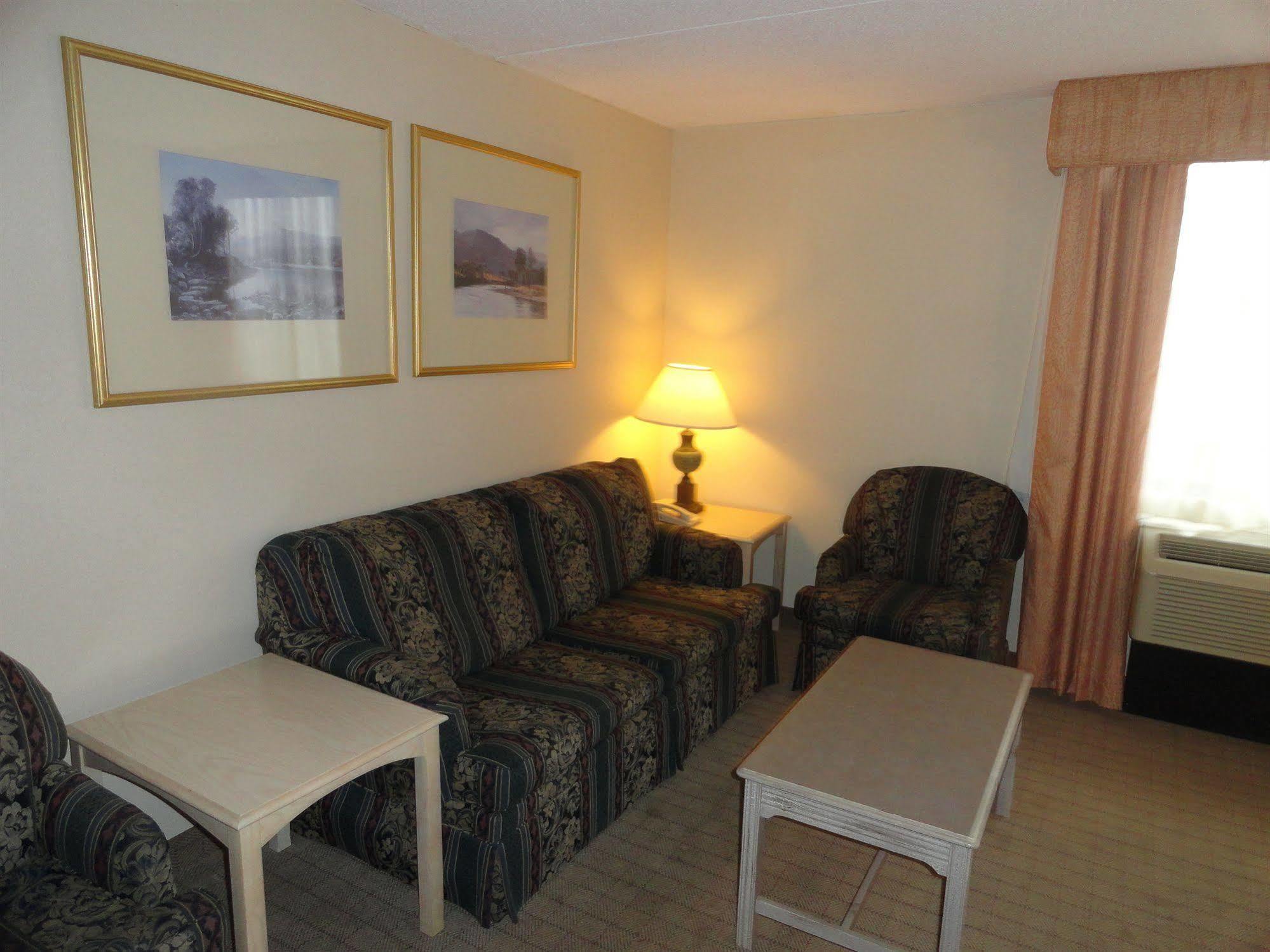 Fairbridge Hotel Cleveland East Wickliffe Extérieur photo